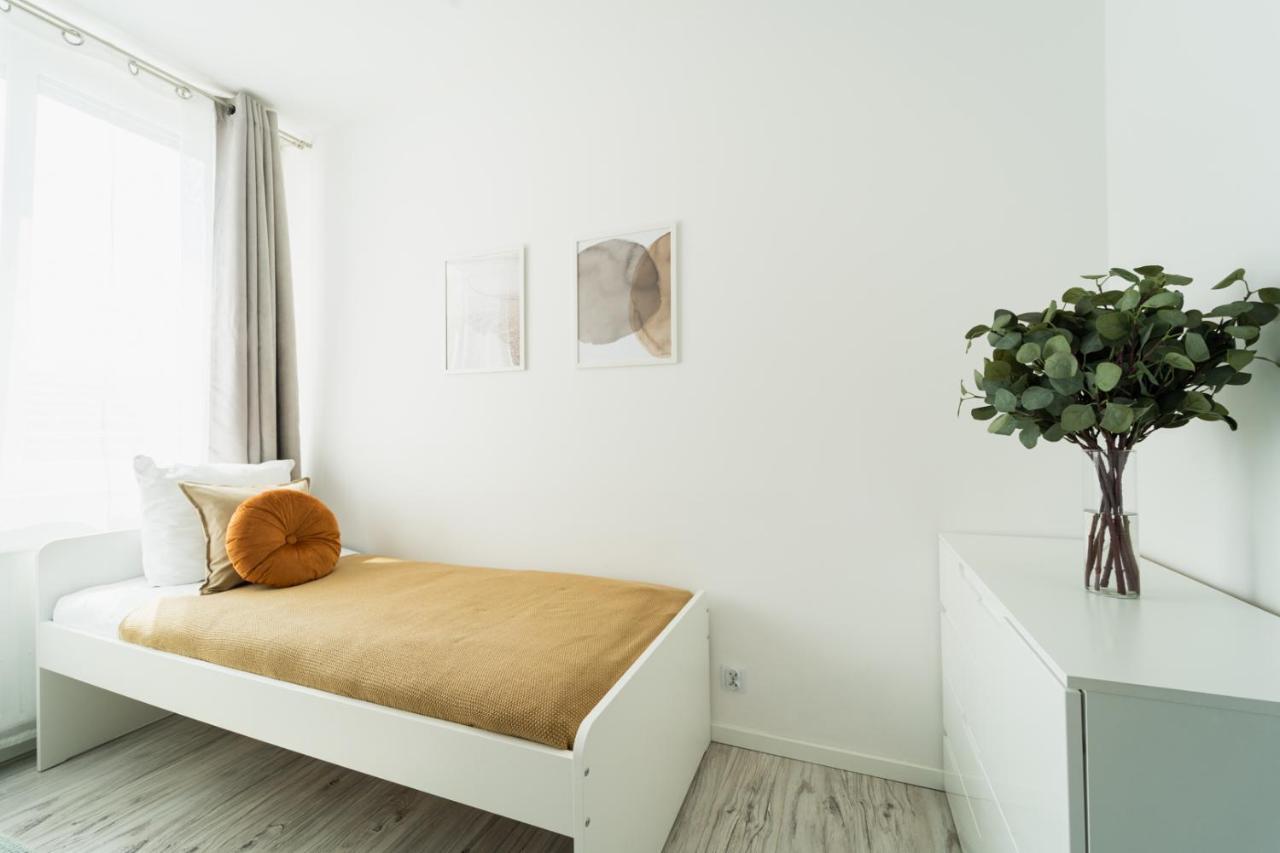 New Apart Near Sky Tower - Gwiazdzista Apartment Wroclaw Exterior photo